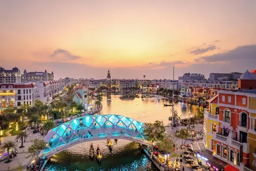 Vinholidays Fiesta Phu Quoc, Shopping mall