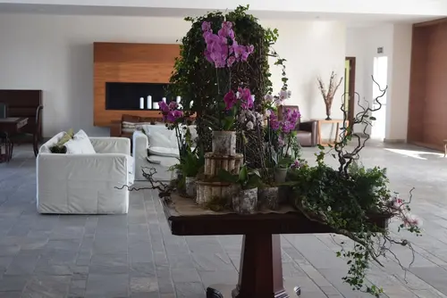 Amphora Hotel & Suites, Interior entrance