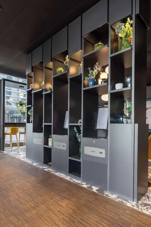 Radisson Hotel & Suites Zurich, Lobby