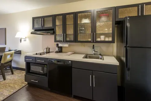 Candlewood Suites Midwest City by IHG, Room