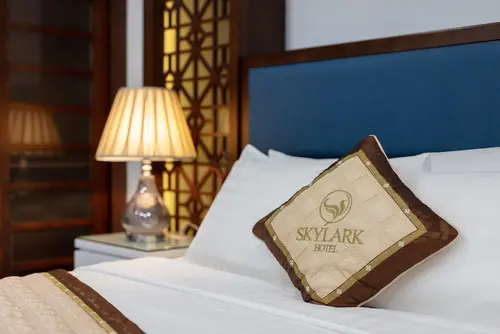 Skylark Hotel, Room