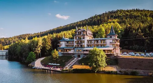 Retro Riverside Wellness Resort, Primary image
