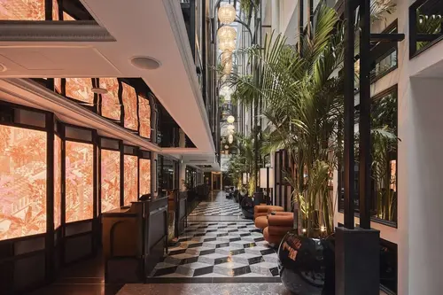 QT Singapore, Lobby