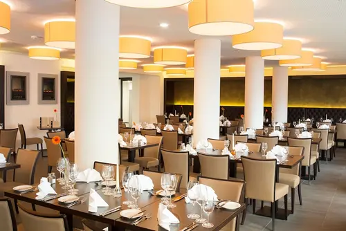 Stadthotel am Römerturm, Dining