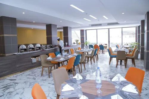 Le Ndiambour Hôtel et Résidence, Restaurant