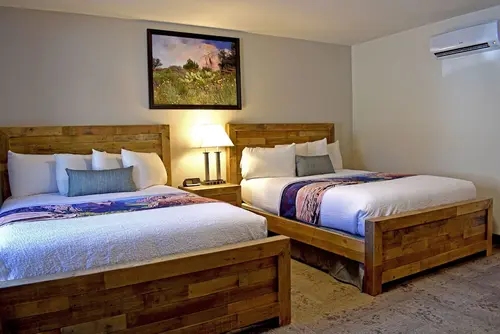 Bumbleberry Inn, Room