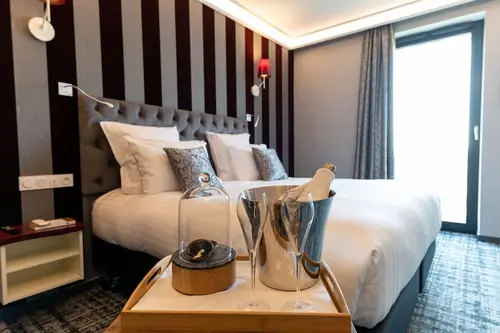 Hotel Dali Val d'Europe, Tapestry Collection by Hilton, Room