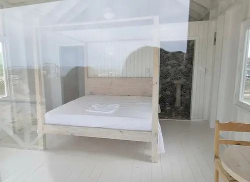 Harrys Cottages Cottage 5 Right on the Pink Sand, Room