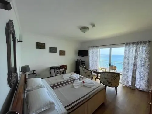 Treasure Cove, Room