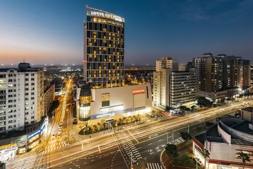 Lotte City Hotel Jeju, Front of property - evening/night