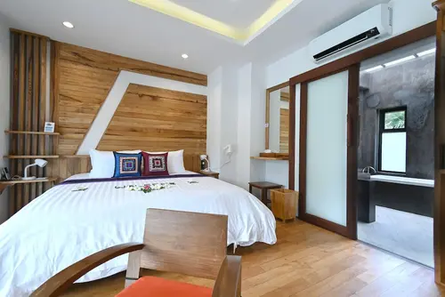 Cascade Tara, Room