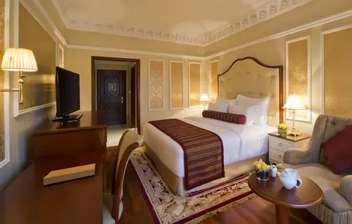 Warwick Doha, Room