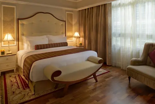 Warwick Doha, Room