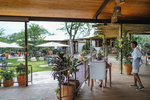 Insika Lodge, Restaurant