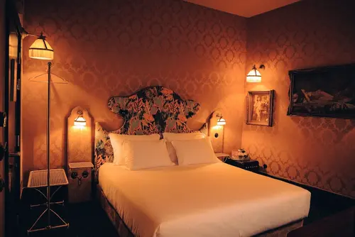 Pensão Amor Madam’s Lodge, Room