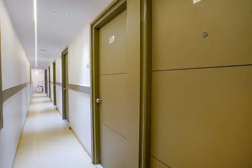 Fabexpress New Deepak, Lobby