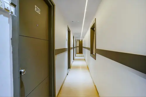 Fabexpress New Deepak, Lobby