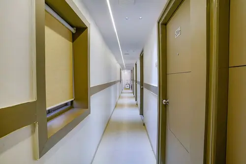 Fabexpress New Deepak, Lobby