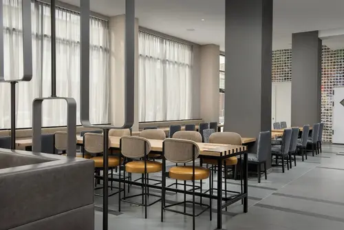 SpringHill Suites by Marriott New York Queens, Breakfast meal
