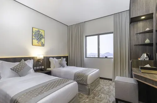 The Seasons Hotel, Room