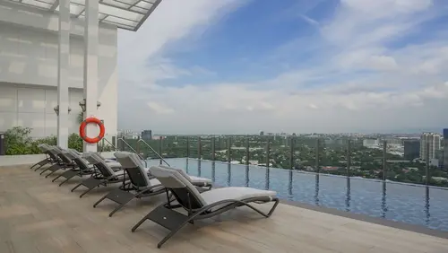 Citadines Benavidez Makati, Rooftop pool