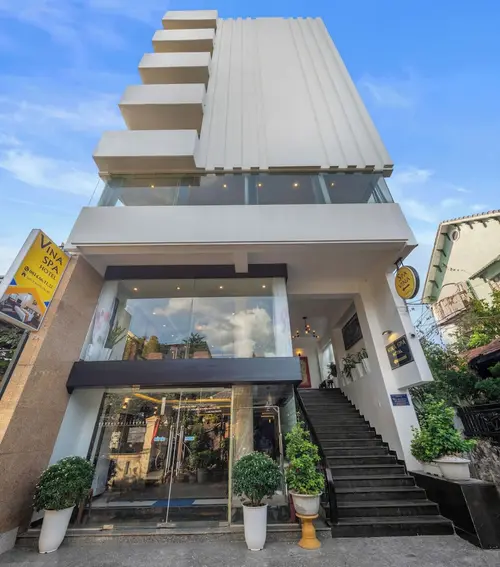 Vina Spa Hotel, Front of property