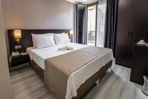 Mays Royal Hotel, Room