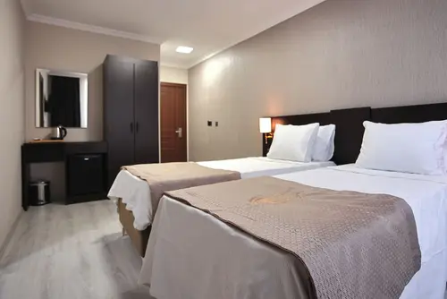 Mays Royal Hotel, Room