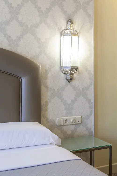 Macia Alfaros, Room