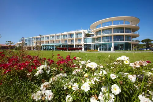 Pisa Tower Plaza, General view