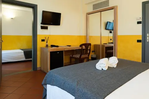 Panama, Room