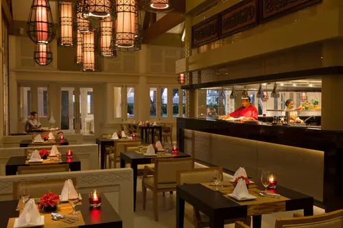 Angsana Laguna Phuket, Restaurant