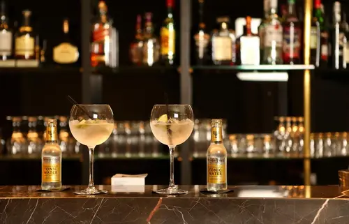 Acacia, Bar