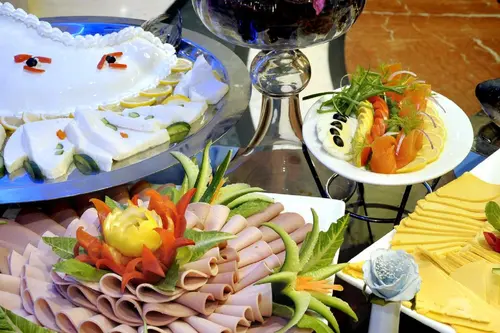 Leader Al Muna Kareem Hotel, Restaurant