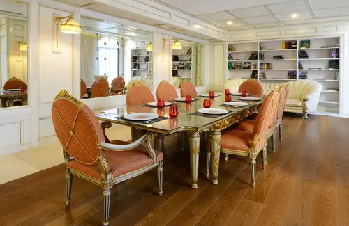 Ambassadori, Restaurant