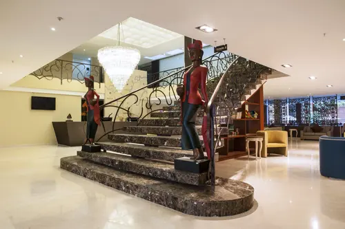 Grand Park, Lobby