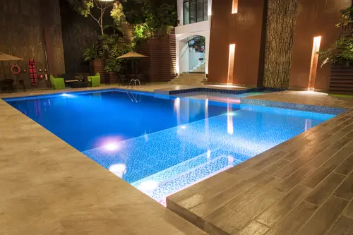 Grand Park, Pool