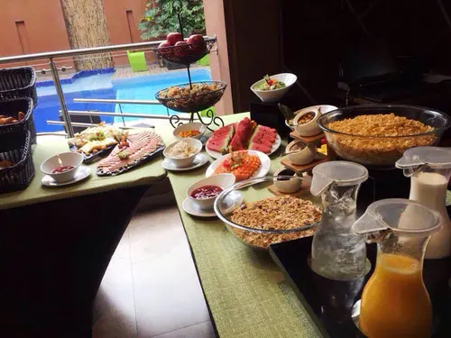 Grand Park, Restaurant