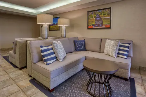 Drury Inn Suites St Louis Fairview Heights, Lobby