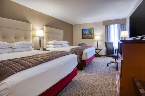 Drury Inn Suites St Louis Fairview Heights, Room
