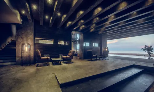 Pledge Scape, Lobby
