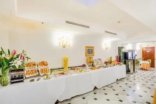 Raeli Hotel Regio, 
