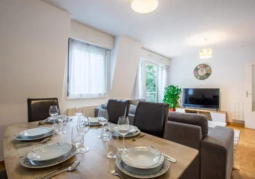 Le Bois Gentil - Grand appartement familial, proche de Genève et du Palexpo, 