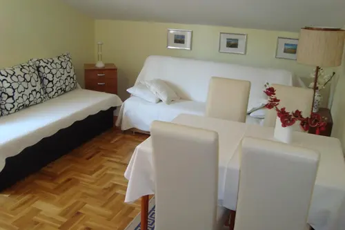 Apartments Eja, 