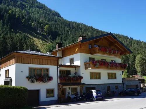 Apartment in Flachau near Ski Slopes, 