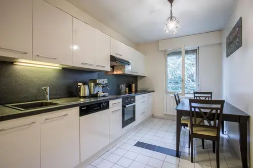 Le Bois Gentil - Grand appartement familial, proche de Genève et du Palexpo, 