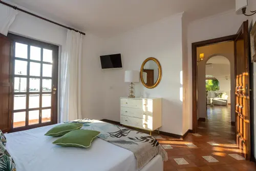 Villa Aurora Pool & Fitness, 