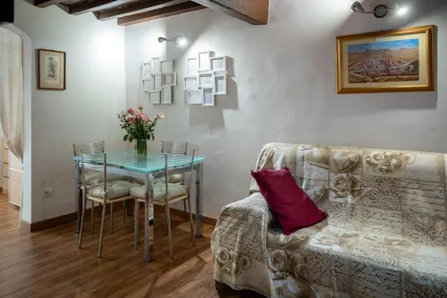 Monica appartamento con giardino al Ponte Vecchio, 