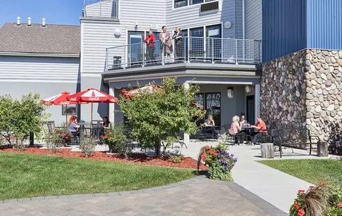 Park Point Marina Inn, 