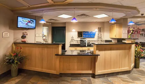 Park Point Marina Inn, 